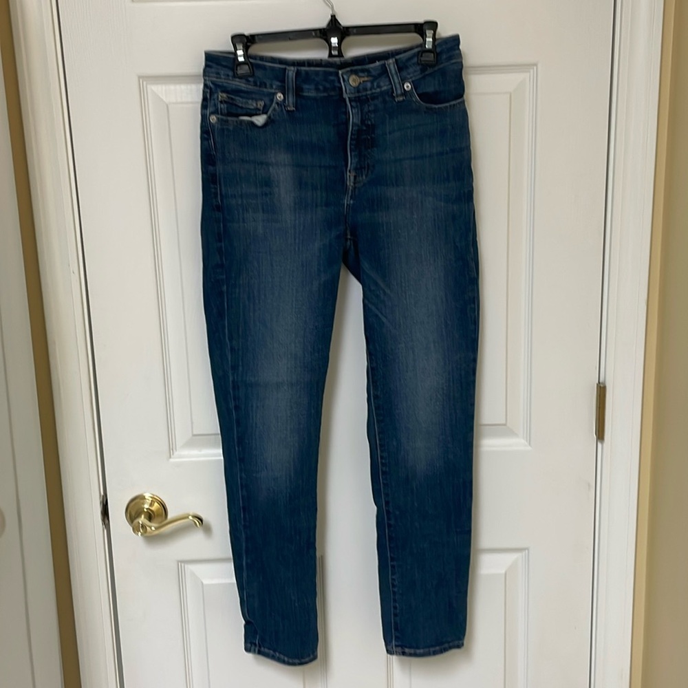 Lucky Brand blue jeans. Regular fit. Hayden skinny jean. Size 6/28.